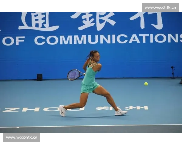 网球比赛精彩瞬间展现选手激烈对决与技巧比拼的无限魅力